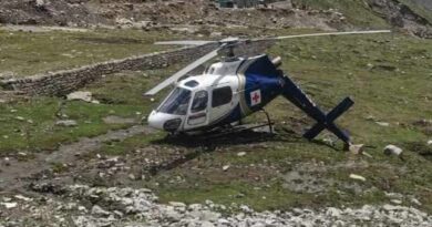 केदारनाथ में एयर एंबुलेंस क्रेश,लैंडिंग में हेलीकाप्टर के टेल टूटी