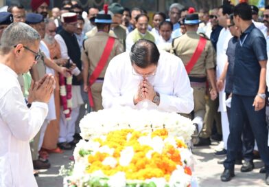 पूर्व मुख्यमंत्री मेजर जनरल भुवन चंद्र खंडूड़ी की अंतिम यात्रा में उमड़ा जनसैलाब,खड़खड़ी श्मशान घाट में राजकीय सम्मान के साथ किया गया अंतिम संस्कार पूर्व मुख्यमंत्री मेजर जनरल भुवन चंद्र खंडूड़ी की अंतिम यात्रा में उमड़ा जनसैलाब,खड़खड़ी श्मशान घाट में राजकीय सम्मान के साथ किया गया अंतिम संस्कार