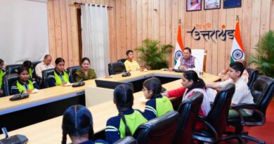 CM धामी ने बालिकाओं के साथ सुनी प्रधानमंत्री के मन की बात,छात्रों से CM ने किया संवाद
