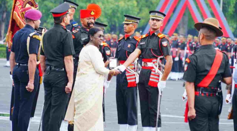राष्ट्रपति द्रौपदी मुर्मू की उपस्थिति IMA पासिंग आउट परेड,भारतीय सेना को मिले 481अफसर,9 महिला कैडेटों ने भी रचा इतिहास