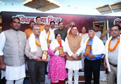 संविधान हत्या दिवस के अवसर पर आयोजित कार्यक्रम में शामिल हुए CM धामी,आपात काल को बताया काला अध्याय