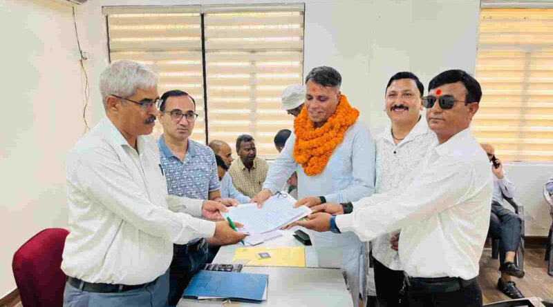 राजकीय शिक्षक संगठन चुनाव के लिए नामांकन की प्रक्रिया शुरू,पढ़िए खबर पहले दिन किन – किन शिक्षक नेताओं ने कराया नामांकन