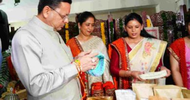 मुख्यमंत्री ने ‘मुख्यमंत्री सशक्त बहना उत्सव योजना’ के अंतर्गत स्वयं सहायता समूहों द्वारा लगाए गए स्टॉलों का किया शुभारंभ,अगले वर्ष से रक्षाबंधन के 15 दिन पूर्व शुरू होगा ‘मुख्यमंत्री सशक्त बहना उत्सव’