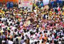 देवीधुरा बग्वाल मेला 2025: माँ वाराही धाम में बरसे फल-फूल, मुख्यमंत्री धामी ने की देवीधुरा को नगर पंचायत बनाने की घोषणा