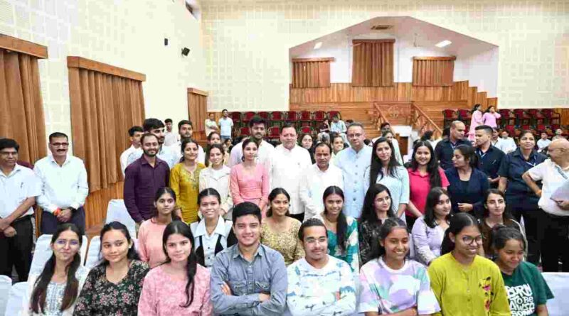 मुख्यमंत्री ने किया ‘मुख्यमंत्री युवा भविष्य निर्माण योजना’ का शुभारंभ,प्रथम चरण में 11 हजार छात्र-छात्राओं को निःशुल्क ऑनलाइन कोचिंग से जोड़ा जाएगा