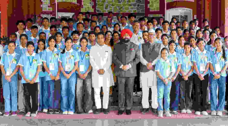 पहाड़ के मेधावी बच्चों को देश दिखाने की अनूठी पहल,देवप्रयाग विधायक विनोद कंडारी ने खोले नई संभावनाओं के द्वार,राज्यपाल से भी हुई मुलाकात