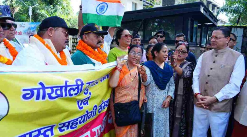 नेपाल आपदा राहत के लिए आठ सदस्यीय दल रवाना,प्रभावित गांव को गोद लेकर करेगा मदद