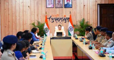 मुख्यमंत्री धामी ने अधिकारियों को दिए कड़े निर्देश: विकास कार्यों में गुणवत्ता से समझौता नहीं,सड़कों को करें गड्ढामुक्त