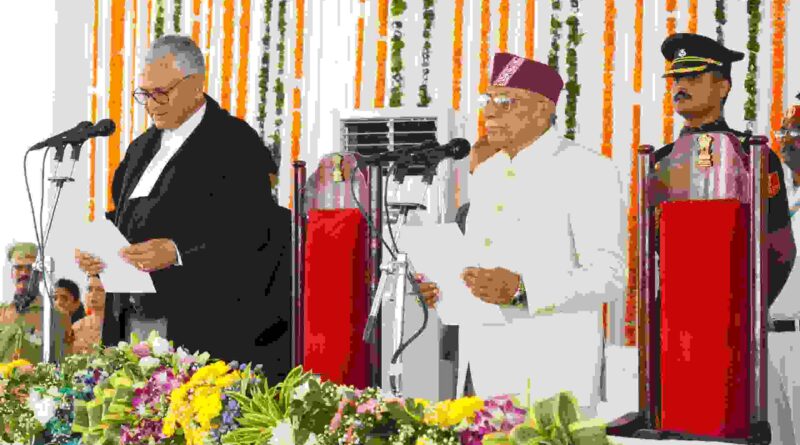  डॉ. ढाल सिंह बिसेन ने उत्तराखंड के राज्यपाल पद की शपथ ली,मुख्यमंत्री धामी समेत कई प्रमुख हस्तियां रहीं मौजूद